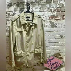 MICHAEL KORS Womens double breasted trench coat, in large. Excellent condition!
